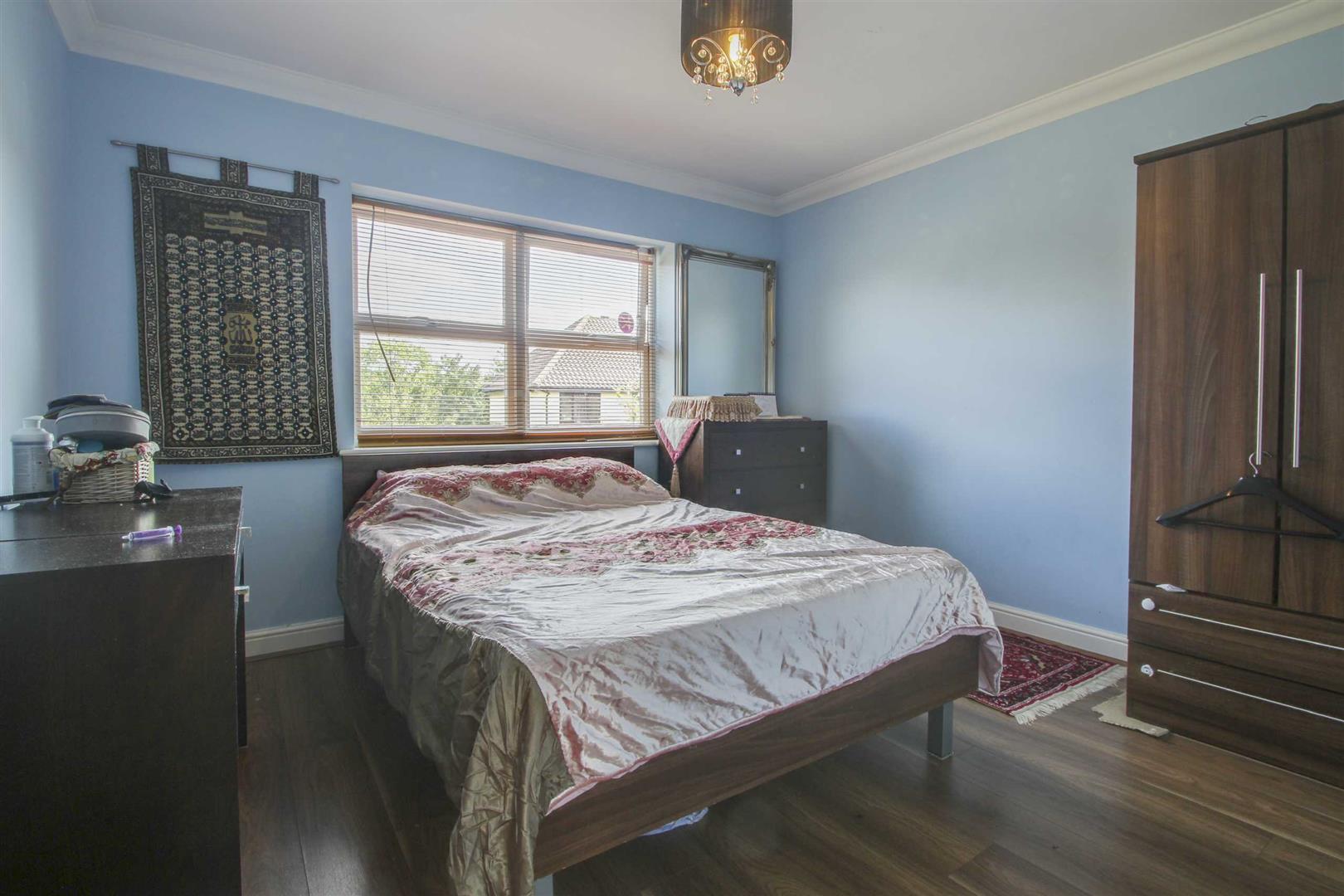Upton Grove, Shenley Lodge, Milton Keynes